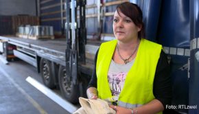 In der Reportage-Reihe „Hart in Fahrt“ geht’s bei RTLzwei am heutigen 15. April wieder um Menschen, die an oder auf der Autobahn arbeiten. Eine von ihnen ist die Truckerin und alleinerziehende Mutter Maria.