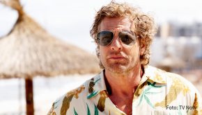 Schauspieler Henning Baum steht derzeit auf Mallorca vor der Kamera. Dort entsteht ein sechsteiliges Familiendrama mit dem Arbeitstitel „Der König von Palma“, das 2022 bei TV Now und RTL zu sehen sein soll. (Foto: TV Now)