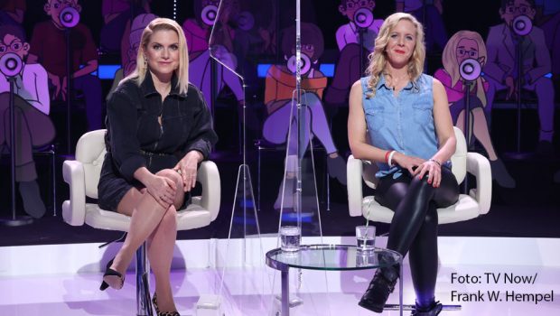 Eine weitere Ausgabe der Comedy-Musikshow „I Can See Your Voice“ strahlt RTL am heutigen Dienstag aus. Sängerin Jeanette Biedermann und ihr „Superfan“ Jenny treten als Rateteam an – unterstützt vom Promi-Panel um Entertainer Thomas Hermanns.