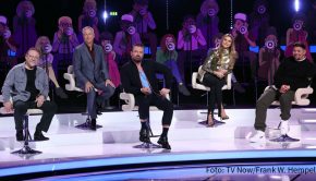 In der neuen Ausgabe der Musik-Comedyshow „I Can See Your Voice“ bildet Thomas Hermanns heute das Promi-Panel mit Jürgen von der Lippe, Sasha, Sophia Thomalla und Tim Mälzer. Das Quintett unterstützt das Rateteam, das aus Sängerin Maite Kelly und deren „Superfan“ Kristin besteht.