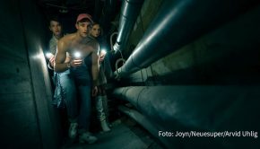 Unter der Oberfläche der bayerischen Metropole München spielt sich das spannende Geschehen von „Katakomben“ ab. Der Streamingdienst Joyn zeigt die sechsteilige Coming-of-Age-Serie ab Donnerstag. (Foto: Joyn/Neuesuper/Arvid Uhlig)