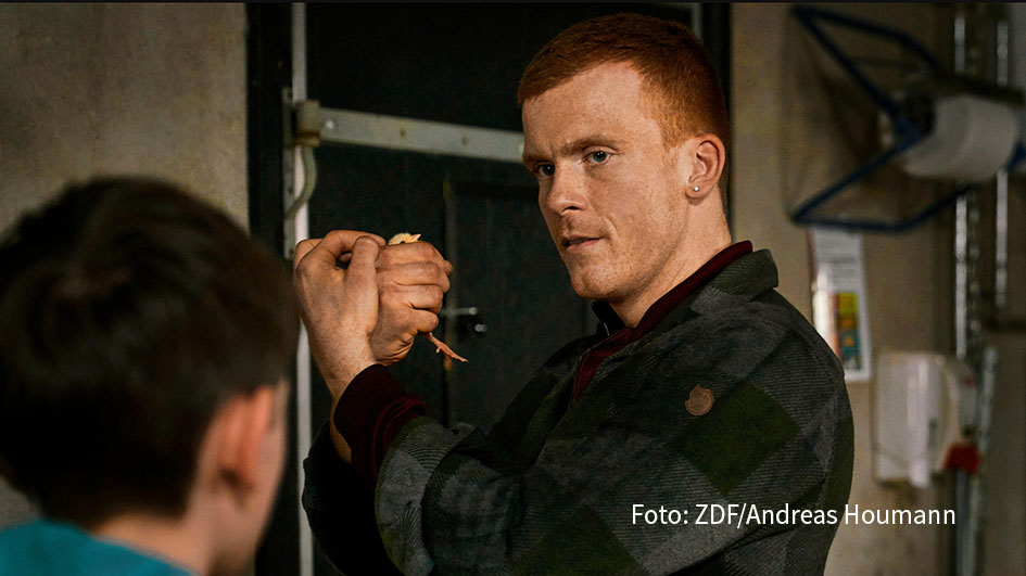 Die Titelfigur der neuen ZDFneo-Serie „Killing Mike“ ist alles andere als ein angenehmer Zeitgenosse. Gegen ihn wird ein Mordkomplott geschmiedet. Was dabei herauskommt, gibt’s ab dem 9. Oktober im linearen TV und in der Mediathek zu sehen. (Foto: ZDF/Andreas Houmann)