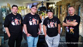 In der Vox-Kochshow „Kitchen Impossible“ wird‘s am 13. Dezember weihnachtlich, aber nicht unbedingt besinnlich: Immerhin treffen die beiden Dauerrivalen Tim Mälzer und Tim Raue im kulinarischen Wettbewerb aufeinander. Als Verstärkung sind Max Strohe und The Duc Ngo mit dabei. (Foto: TV Now/Stefan Gregorowius)