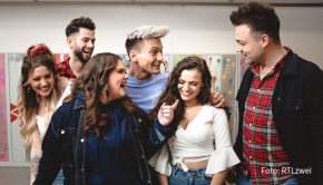 Neue Folgen der Daily-Soap „Krass Schule – Die jungen Lehrer“ sind ab dem heutigen 1. Februar bei RTLzwei zu sehen. Zum Auftakt gibt’s u.a. Aufregung um eine Protestaktion gegen Fleischkonsum und Massentierhaltung. (Foto: RTLzwei)