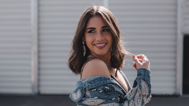 Entertainerin Sarah Lombardi ist am Samstag im Interview bei barba radio zu Gast. Darin spricht sie u.a. über ihre Begeisterung für Sängerin Beyoncé und den Umgang mit Informationen aus ihrem Privatleben. (Foto: Marvin Ströter)