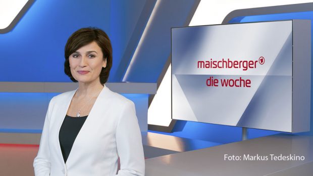 In ihrer Talkshow „Maischberger. Die Woche“ begrüßt Gastgeberin Sandra Maischberger am heutigen 20. Januar u.a. namhafte Gäste aus Bayern: den Ministerpräsidenten Markus Söder und den Kabarettisten Michael Mittermeier. (Foto: WDR/Markus Tedeskino)