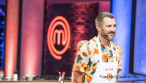 Eine weitere Ausgabe der Sky One-Kochshow „MasterChef Celebrity“ steht am heutigen 12. Oktober auf dem Programm. Darin begeben sich die Kandidaten auf eine Feinschmecker-Expedition nach Australien. (Foto: Silviu Guiman/Sky)