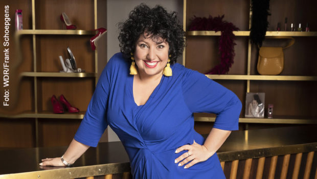 Morgen Abend feiert Meltem Kaptan im Ersten ihr Debüt als Gastgeberin der traditionsreichen Kabarett- und Comedy-Sendung „Ladies Night“. Außerdem ist sie beim Filmfestival von Izmir als „Beste Schauspielerin“ nominiert. (Foto: WDR/Frank Schoepgens)