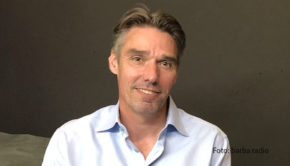 Michael Stich ist vielen Menschen als Tennisspieler und -funktionär bekannt. Im aktuellen Interview mit barba radio verrät er, dass er gerne auch als Maler an die Öffentlichkeit treten würde. (Foto: barba radio)