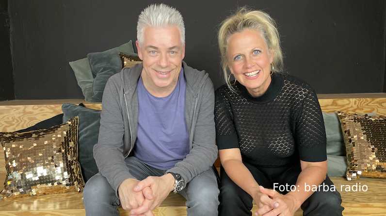 Zum Start die neue Woche gibt’s bei barba radio wieder eine frische Ausgabe von „Mit den Waffeln einer Frau“. Dieses Mal begrüßt Moderatorin Barbara Schöneberger den Comedian Michael Mittermeier zu einer Portion frisch gebackener Waffeln und humorvollem Gedankenaustausch. (Foto: barba radio)