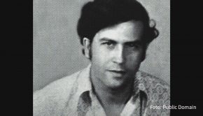 Als deutsche TV-Premiere zeigt National Geographic ab dem heutigen 4. Februar die zehnteilige Serie „Narco Wars – Der Kampf gegen die Drogen“. Thematisiert werden u.a. die Entstehung mächtiger Rauschgiftkartelle sowie die Biografien von Drogenbaronen wie Pablo Escobar oder „El Chapo“ Guzmán. (Foto: Public Domain)