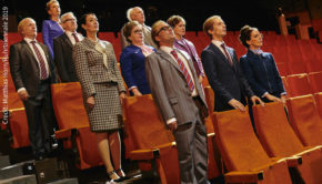 Das musikalische Theaterstück „Nach den letzten Tagen. Ein Spätabend“ von Christoph Marthaler läutet heute in Bochum die Ruhtriennale ein. Das sechswöchige Kunstfestival umfasst 164 Veranstaltungen. (Foto: Matthias Horn/Ruhrtriennale 2019)