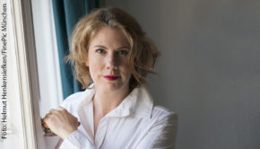 Die Gala zur diesjährigen Verleihung des traditionsreichen Krimi-Preises Glauser fällt aus. Preisträger gibt’s trotzdem. Den „Ehren-Glauser“ erhält Nina George. Die Autorin wird laut Jury u.a. für ihr „unermüdliches politisches Engagement im Einsatz für Schreibende“ geehrt. (Foto: Helmut Henkensiefken/FinePic München)