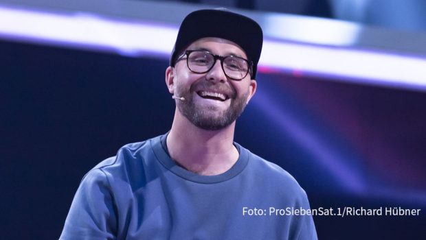 Die zehnte Staffel der erfolgreichen Musikshow „The Voice of Germany“ wird am morgigen 22. Oktober mit einer weiteren „Blind Audition“ fortgesetzt. Mark Forster sieht sich im Coach-Fight um die besten Talente derzeit noch im Hintertreffen. (Foto: ProSiebenSat.1/Richard Hübner)