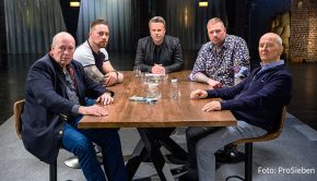 In der neuen True-Crime-Reihe „Jenke. Crime“ konfrontiert Jenke von Wilmsdorff ab heute Abend auf ProSieben Verbrecher mit ihren Opfern und den Schauplätzen ihrer Taten. Außerdem sucht er mit den Kriminellen das Gespräch und setzt sich mit ihnen an einen Tisch. (Foto: ProSieben)