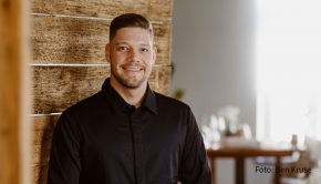 Sternekoch Robin Pietsch ist im Fernsehen keineswegs ein unbekanntes Gesicht. Ab dem heutigen 8. Januar kommen regelmäßige Auftritte im Nachmittags-Magazin „MDR um 4“ hinzu. Darin wird der Küchen-Profi aus dem Harz alle 14 Tage kulinarische Tipps geben. (Foto: Ben Kruse)