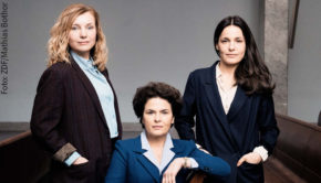 Heute wurden die Nominierungen für den 21. Deutschen Fernsehpreis bekannt gegeben. Dabei hat der ZDF-Dreiteiler „Preis der Freiheit“ mit Nadja Uhl, Barbara Auer und Nicolette Krebitz die größten Chancen auf eine Auszeichnung. Er ist in fünf Kategorien nominiert. (Foto: ZDF/Mathias Bothor)