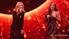 Die Sat.1-Show „Pretty in Plüsch“ ist immer für eine Überraschung gut. So gab es zum Beispiel in der vergangenen Woche eine gemeinsame Gesangs-Einlage von Moderatorin Michelle Hunziker und Jurorin Sarah Lombardi. Heute Abend werden die beiden im Finale mit dem siegreichen Promi-Puppen-Duo feiern. (Foto: Sat.1/Willi Weber)9