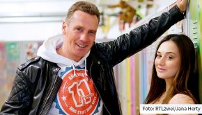 Als Schülerin Kim strebt Chiara D’Amico in der RTLzwei-Serie „Krass Schule“ eine Gesangskarriere an. Dazu bekommt sie wichtige Ratschläge von Entertainer Jürgen Milski, der in zwei Folgen als Gaststar auftritt und sich selbst spielt.