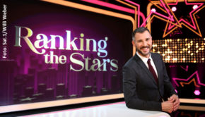 Jochen Schropp hat laut Sat.1-Ankündigung „unangenehme Fragen im Gepäck“ und macht damit genau den Job, den man von ihm als „Ranking the Stars“-Moderator erwartet. Im Comedy-Panel sitzen heute u.a. Olivia Jones, Sonya Kraus, Annett Möller und Thorsten Legat. (Foto: Sat.1/Willi Weber)