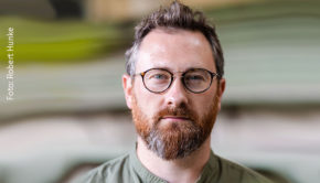 Fußballkommentator Robert Hunke landete in der Coronapause einen Social-Media-Hit. Heute Abend kommentiert er für den Schweizer Sender Teleclub das Champions-Leage-Spiel Manchester City gegen Real Madrid. (Foto: R. Hunke)