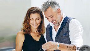 Im Kochbuch von Dani und Roland Trettl, das der Südwest Verlag am 8. Februar veröffentlicht, gibt‘s mehr als 80 alltagstaugliche Rezepte. „Kochen zu zweit“ ist dabei vor allem von der Küche Südtirols und Italiens inspiriert. Die Idee zum Buch entstand während des ersten Lockdowns im Frühjahr 2020. (Foto: Südwest Verlag/Helge Kirchberger)