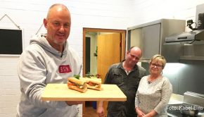 Mit der Übernahme des „Geestland-Treff“ in Kropp bei Schleswig haben sich Gaby Haedicke und ihr Mann Thomas einiges vorgenommen. Sternekoch Frank Rosin greift den beiden heute in seiner Doku-Soap „Rosins Restaurants“ auf Kabel Eins unter die Arme. (Foto: Kabel Eins)