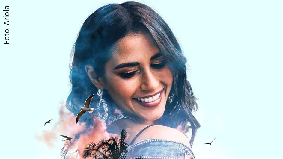 Sarah Lombardi erreichte mit ihrer neuen Single „Te amo mi Amor“ auf Anhieb Platz 11 der Offiziellen Deutschen Single-Charts. Damit ist der Track der einzige „Free ESC“-Titel und überhaupt einer der wenigen Popsongs in den Top 20. Die Zeichen stehen auf Sommerhit. (Foto: Ariola)