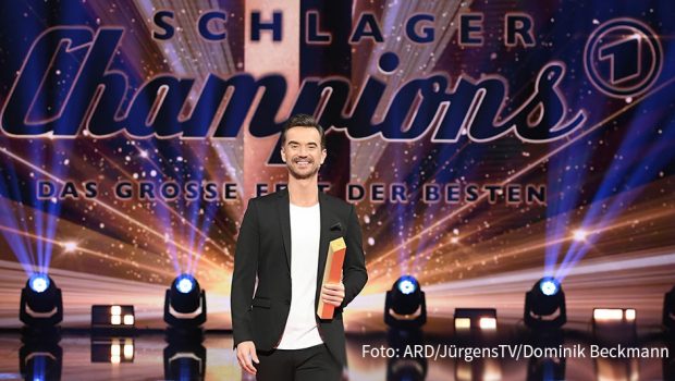 Simply the best: Die besonderen Erfolge der Schlagerszene werden morgen im Ersten in „Die Schlagerchampions – Das große Fest der Besten“ gewürdigt. Florian Silbereisen begrüßt Stars wie Roland Kaiser, die No Angels, Sarah Lombardi und ESC-Kandidat Jendrik Sigwart. (Foto: ARD/JürgensTV/Dominik Beckmann)