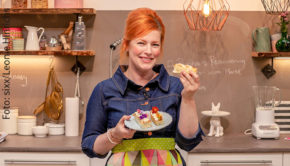 Bereits in die neunte Staffel geht Enie van de Meiklokjes mit ihrer Show „Sweet & Easy – Enie backt“ auf sixx. Der ProSiebenSat.1-Frauensender strahlt 20 neue Folgen ab dem letzten Juli-Wochenende aus. (Foto: sixx/Leonie Hinrichs)