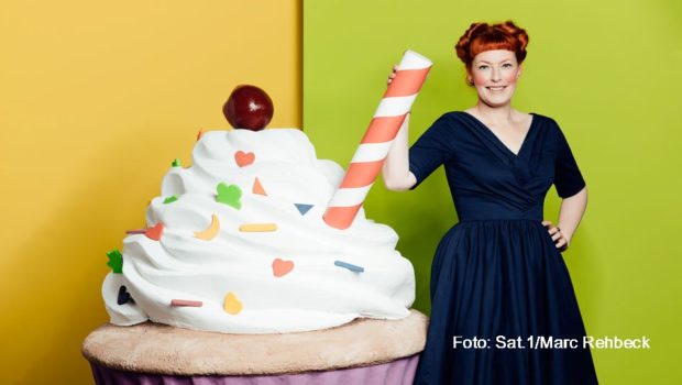 Die zehnte Staffel der sixx-Show „Sweet & Easy – Enie backt“ mit Moderatorin Enie van de Meiklokjes steht in den Startlöchern. Schon jetzt ist eine neue Ausgabe des zugehörigen Podcasts abrufbar, in der mit Produzentin Henrike Meinheit hinter die Kulissen geblickt wird.