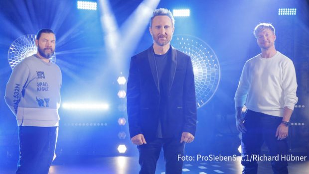 Spannung bei „The Voice of Gemany“. Am Sonntag in Sat.1 werden u.a. aus dem Team von Rea Garvey und Samu Haber sowie von Gast-Coach David Guetta die letzten Teilnehmer für das Halbfinale der Musikshow ermittelt. (Foto: ProSiebenSat.1/Richard Hübner)