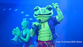Der Frosch mit der Maske: Ein großer Teil der Fan-Community von „The Masked Singer“ vermutet, dass Comedian Wigald Boning unter dem Kostüm steckt. Vielleicht gibt’s am morgigen Dienstag nach der Liveshow auf ProSieben mehr Gewissheit. (Foto: ProSieben/Willi Weber)