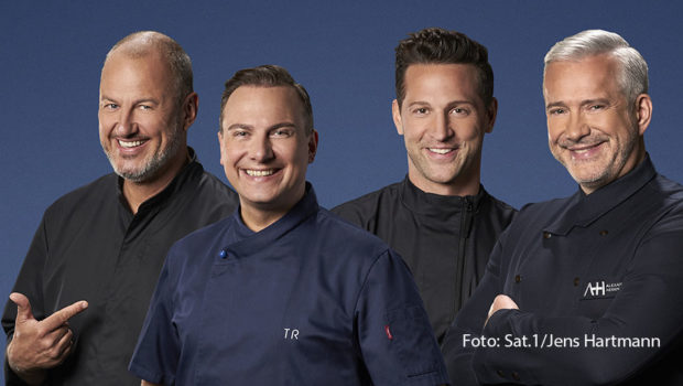 Für die Coaches Frank Rosin, Tim Raue, Alexander Kumptner und Alexander Herrmann sowie acht im Wettbewerb verbliebene Kandidaten steht am morgigen 21. Oktober das Halbfinale der Sat.1-Kochshow „The Taste“ an. Als Gastjuror ist Tim Mälzer mit von der Partie. (Foto: Sat.1/Jens Hartmann)