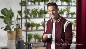 Der Wiener Starkoch Alexander Kumptner wirkt in der aktuellen Staffel der Sat.1-Show „The Taste“ erstmals als Coach mit. Am heutigen 30. September bereiten ihm seine Schützlinge allerdings nicht nur Freude. (Foto: Sat.1/Jens Hartmann)