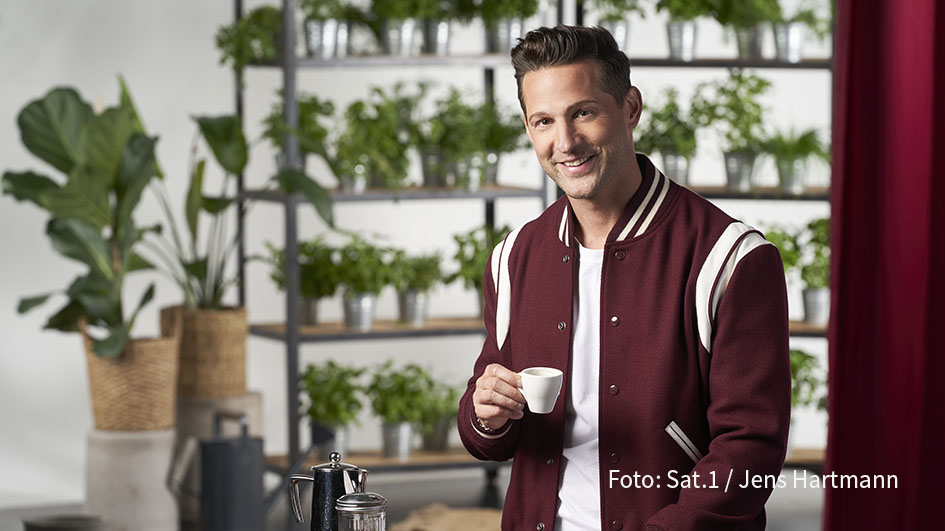 Der Wiener Starkoch Alexander Kumptner wirkt in der aktuellen Staffel der Sat.1-Show „The Taste“ erstmals als Coach mit. Am heutigen 30. September bereiten ihm seine Schützlinge allerdings nicht nur Freude. (Foto: Sat.1/Jens Hartmann)