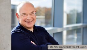 Der langjährige ARD-Unterhaltungskoordinator Thomas Schreiber hat mit Monatsbeginn seinen neuen Posten übernommen. Er ist Nachfolger von Christine Strobl als Geschäftsführer der ARD Degeto.