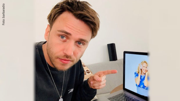 Singer-Songwriter Clueso ist am Samstag im Interview bei barba radio zu hören. Darin spricht er u.a. über sein neues Album und über seine heimliche Faszination für Star-Gehabe. (Foto: barba radio)