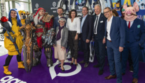 Ende August findet die zwölfte gamescom als Online-Event unter dem Motto „Spielend in die Zukunft“ statt. Auch eine virtuelle politische Eröffnungsveranstaltung u.a. mit Bundesverkehrsminister Andreas Scheuer und Digitalstaatsministerin Dorothee Bär, ist geplant. (Foto: Koelnmesse)
