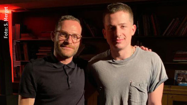 Im Berliner Soho House stellte Charlie Puth gestern vor Medienvertretern und einigen Fans seine neue Single vor. Zudem stand er Moderator Sebastian Merget in einem Interview Rede und Antwort. (Foto: S. Merget)