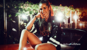 Ab Freitag ist Sarah Lombardis neue Single „Zoom“ erhältlich. Der tanzbare Feel-Good-Song ist die zweite Veröffentlichung im Rahmen der Zusammenarbeit zwischen der Entertainerin und dem Label Ariola. (Foto: Joshua Hoffmann)